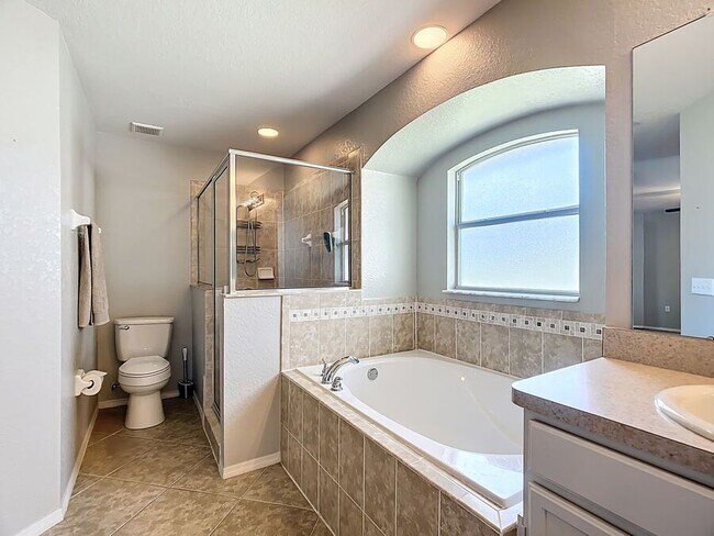 Building Photo - 1152 Bowline St