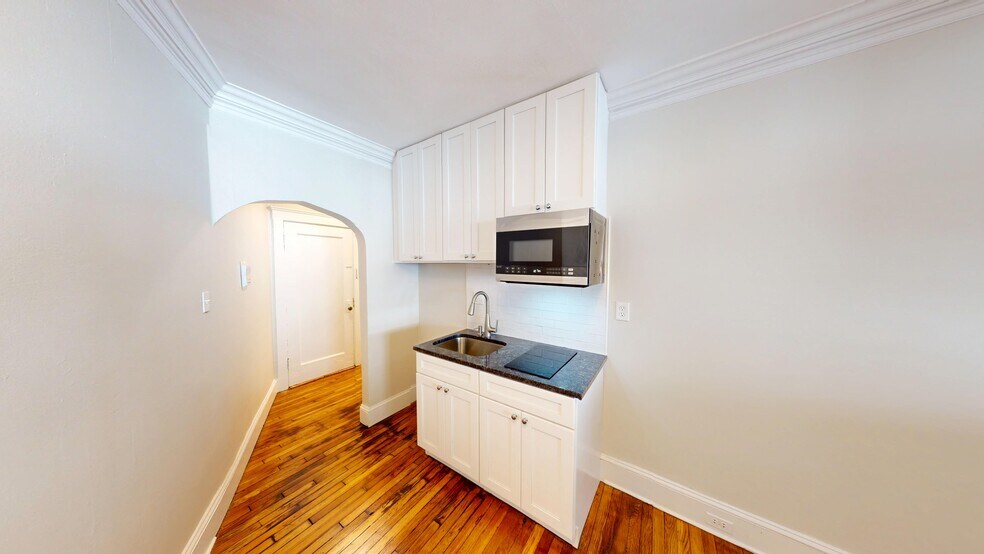 Primary Photo - 22 Chiswick Rd