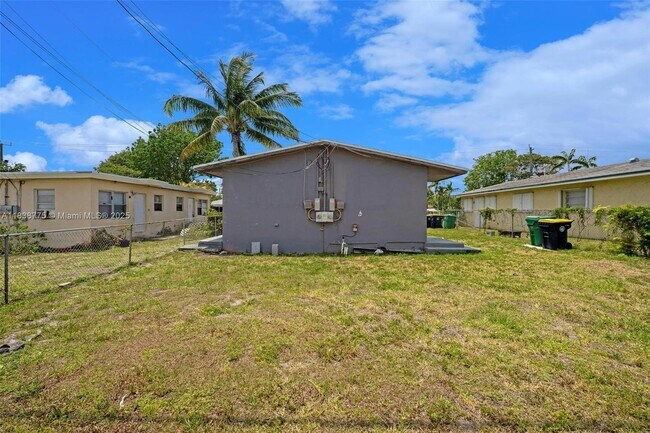 Building Photo - 369 Phippen Waiters Rd