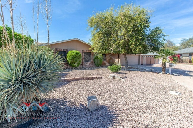 Building Photo - 1928 N Kachina