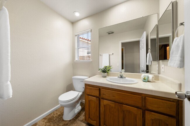 Building Photo - 1451 Lorimer Way