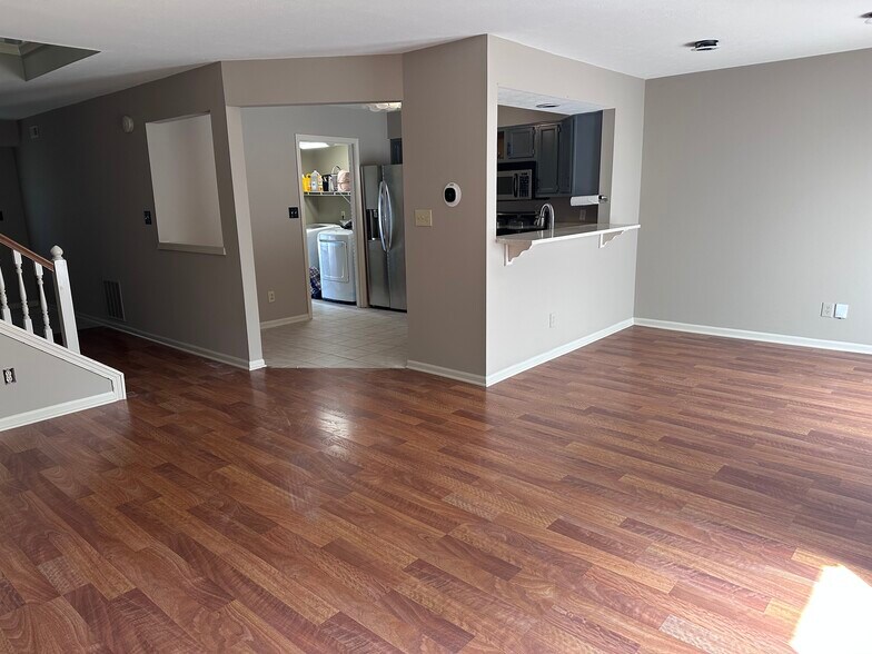 Building Photo - 9225 Sea Pine Ln