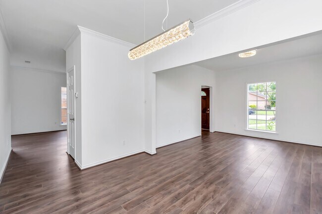 Building Photo - 12818 Chamberlain Dr