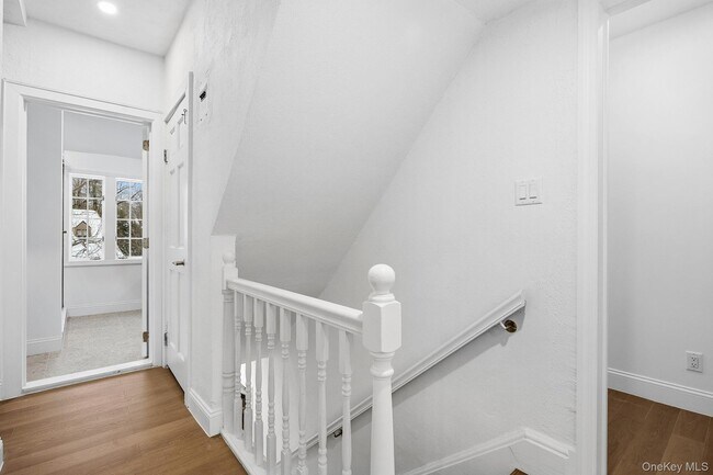 Building Photo - 2 Wynmor Rd