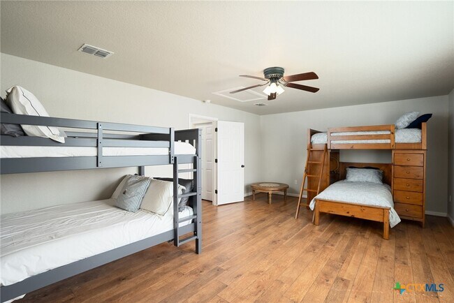 Building Photo - 1526 Bonnyview Dr