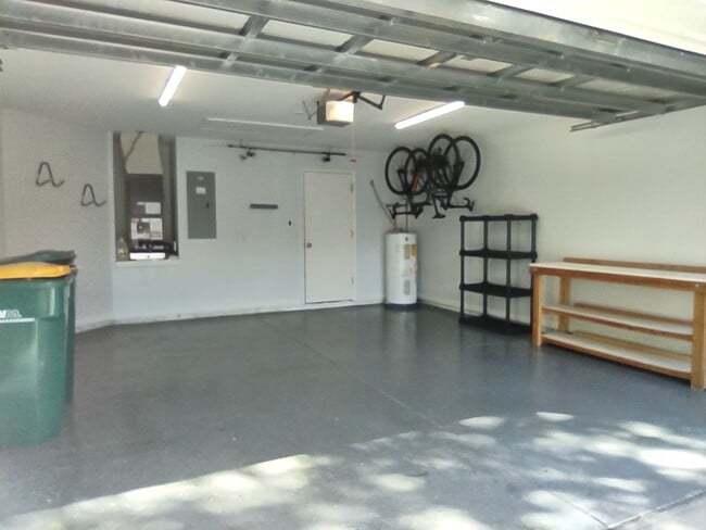 Building Photo - 3471 Horse Creek Cir