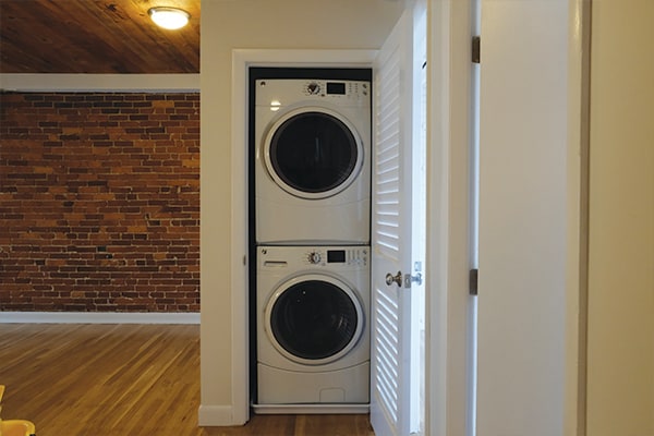 Building Photo - 162 Broadway