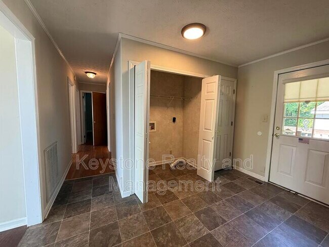 Building Photo - 1511 Cavern Court