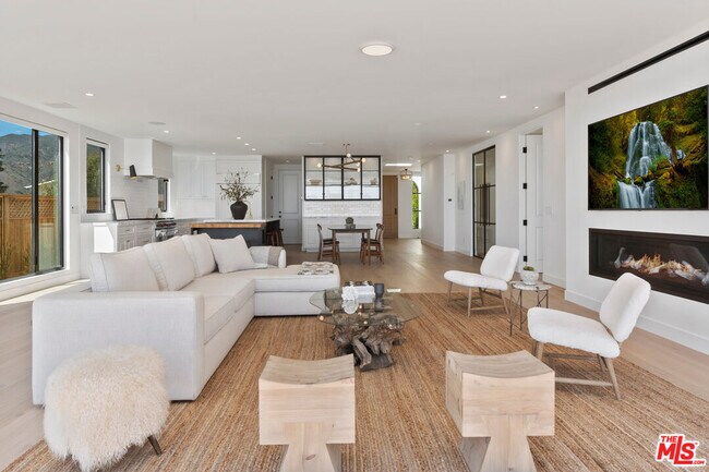 Building Photo - 3616 Shoreheights Dr