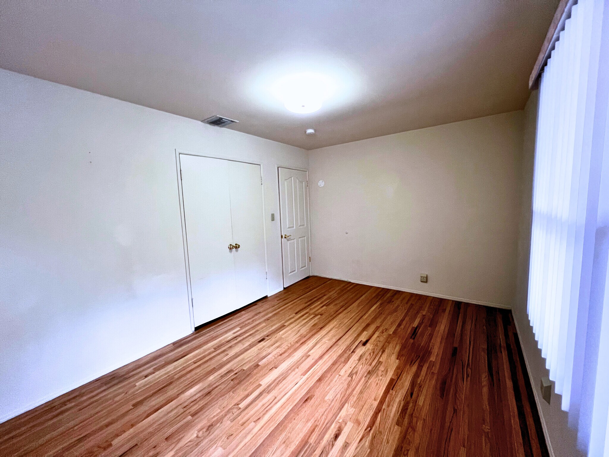 Building Photo - 11043 Babbitt Ave
