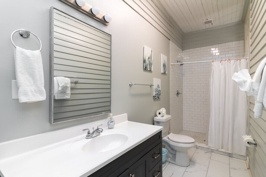 Building Photo - 2217 13th St