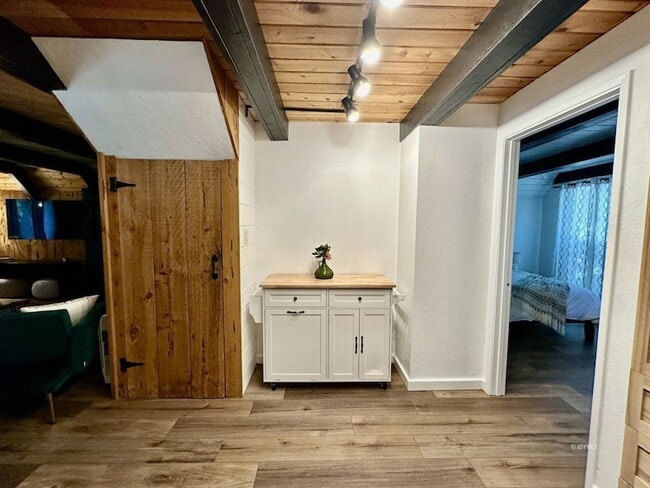 Building Photo - 25245 Rosaline Rd