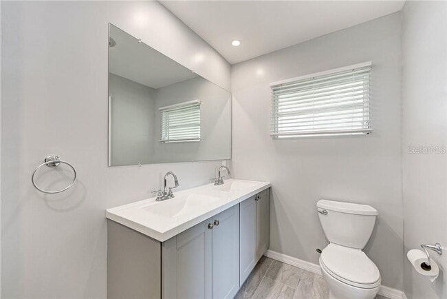 Building Photo - MOVE IN TO THIS SARASOTA HOME NOW WITH ZER...