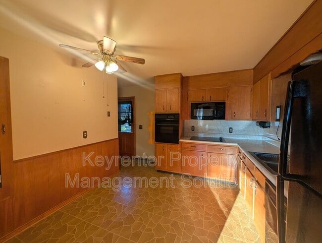 Building Photo - 700 Shenandoah Ave