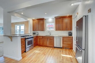 Building Photo - Available August 1, 2026 | PRE-LEASE 2 BED 1 BATH – Updated North Boulder Home Near Trails & Down...