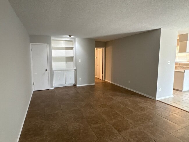 Building Photo - Freshly Transformed 3 bedroom home - Open To Section 8