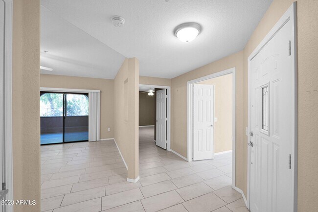 Building Photo - 9555 E Raintree Dr