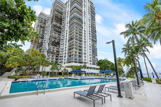 Building Photo - 2333 Brickell Ave