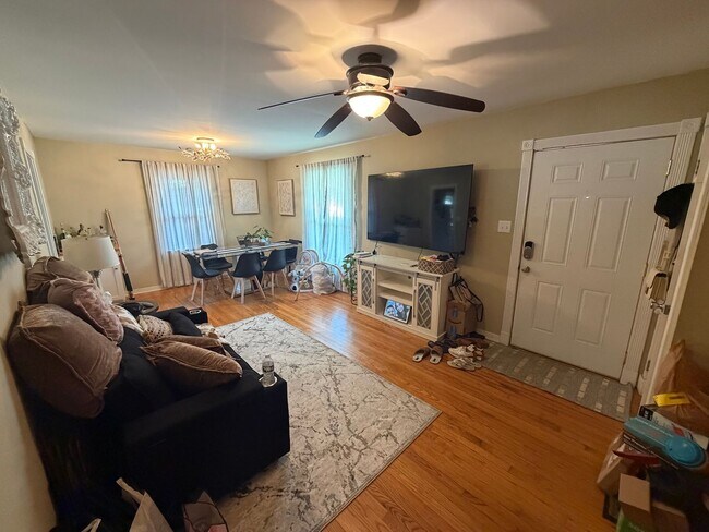 Building Photo - Charming 2 Bedroom Home with Spacious Yard in Henrico!