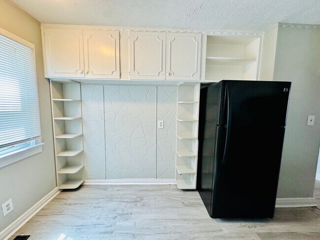 Building Photo - 3 Bedroom home in the Chickasaw Neighborho...