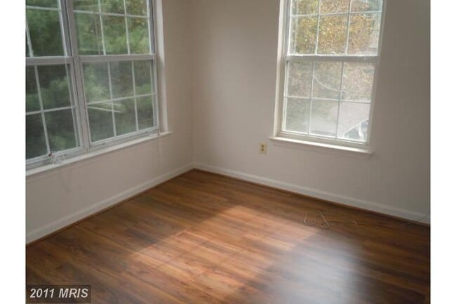 Building Photo - 3 Bedroom Condo Located In The Kentlands