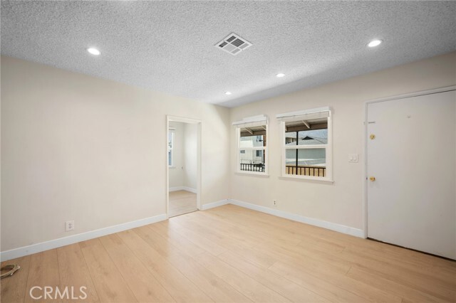 Building Photo - 1009 W Angeleno Ave