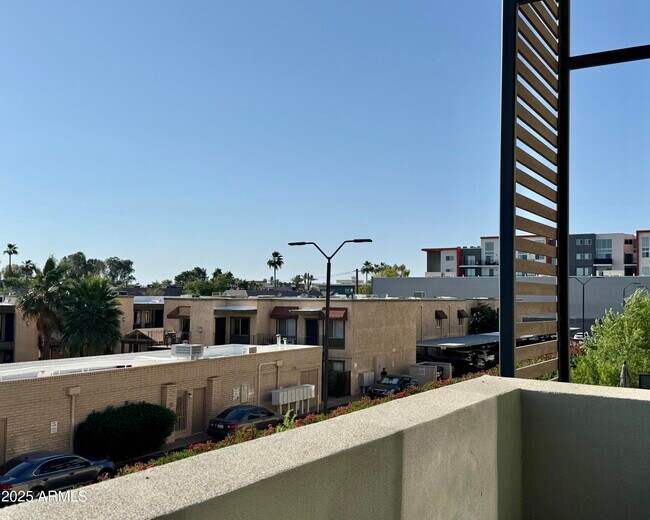 Building Photo - 2300 E Campbell Ave