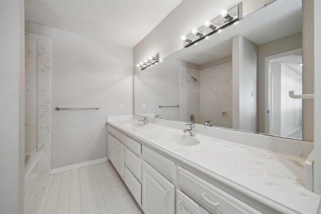 Building Photo - 780 Kuhlman Rd
