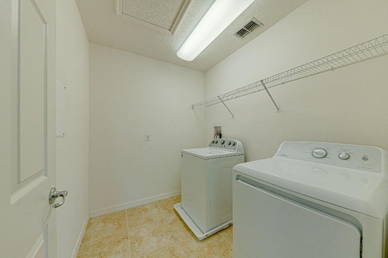 Building Photo - 2251 Waukegan Dr