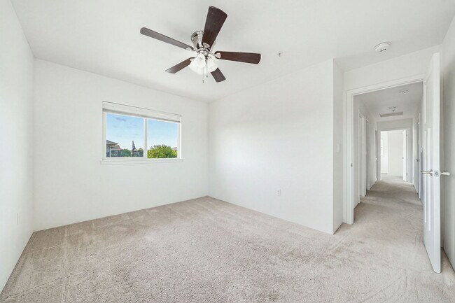 Building Photo - 801 Kakala St