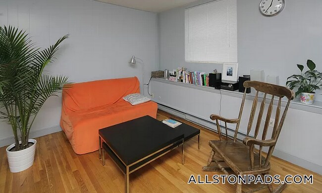 Building Photo - 10 Armington St