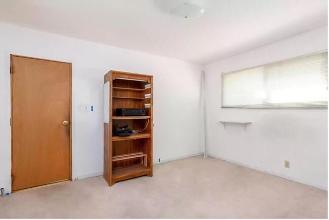 Building Photo - 45523 Lostwood Ave