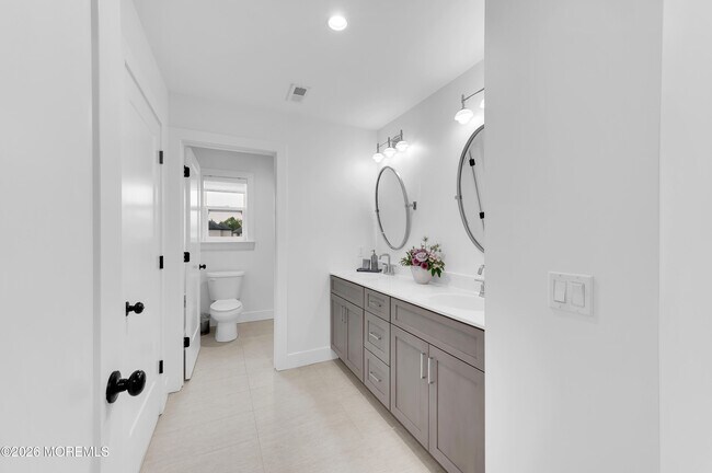 Building Photo - 1675 St Regis Ct