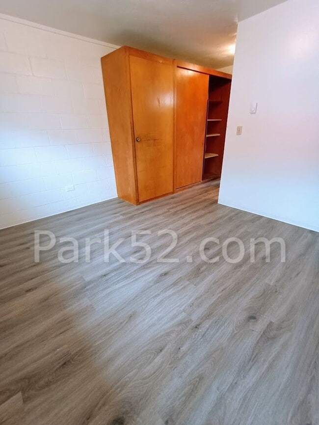 Building Photo - 1 Bed 1 Bath Tacoma Apartment
