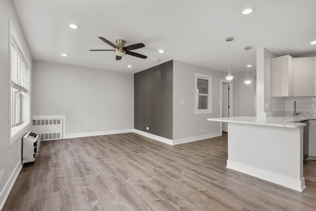 Building Photo - 1303 W Estes Ave