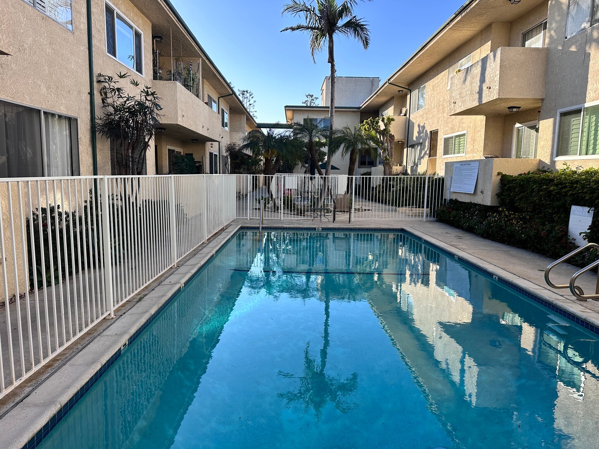 Building Photo - 5328 Newcastle Ave