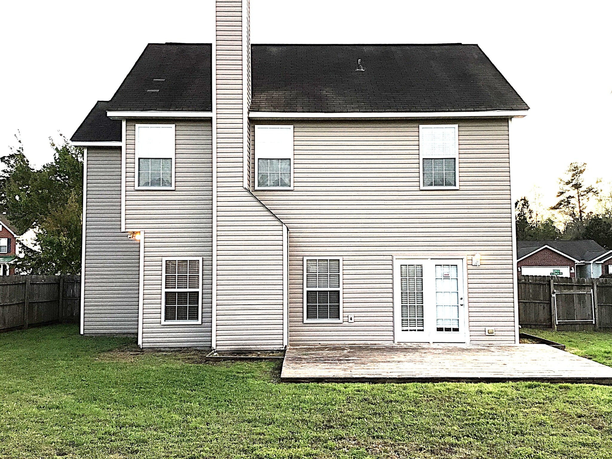 Building Photo - 211 Westbrooke Rd