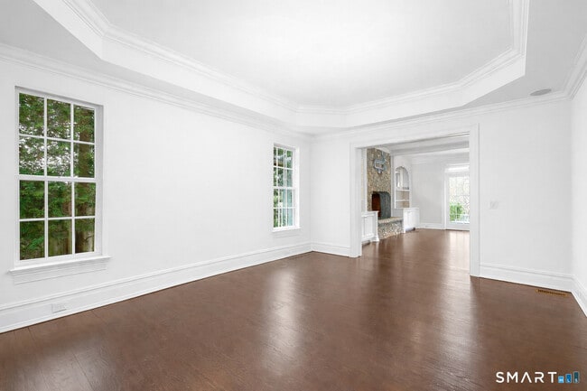 Building Photo - 93 Mansfield Ave