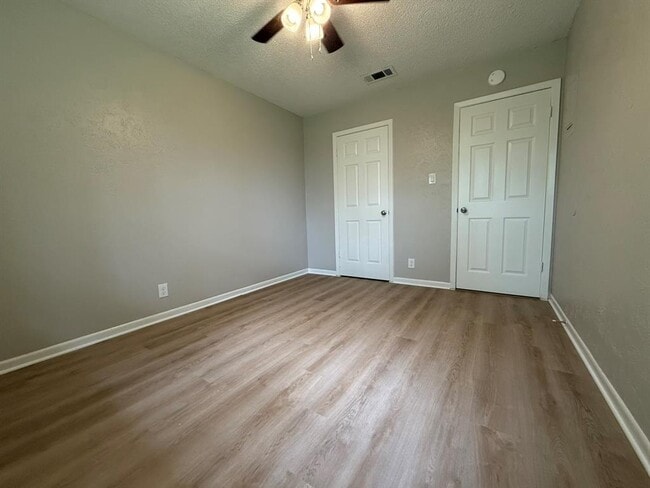 Building Photo - 12310 Willow Wild Dr