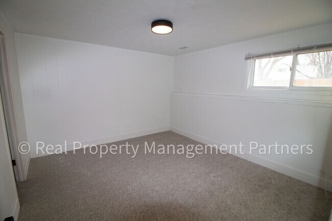 Building Photo - Fully Renovated 4 Bed, 2 Bath Home Near Breton Village