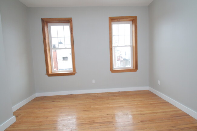 Building Photo - 1708 Pierce St