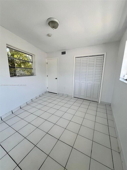 Building Photo - 751 Flagami Blvd