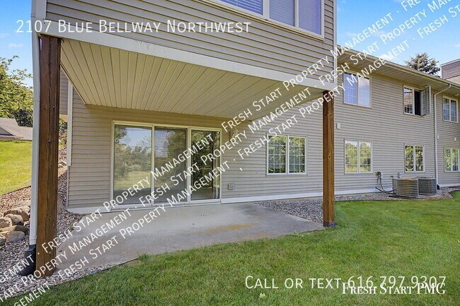 Building Photo - 2107 Blue Bell Way