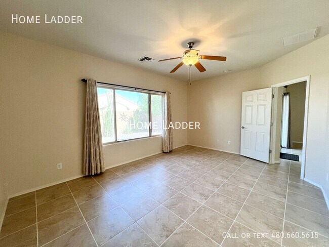 Building Photo - 2523 N Pecos Dr