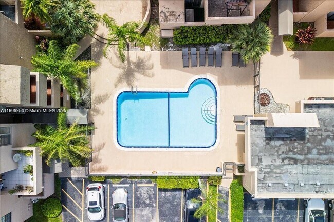 Building Photo - 10700 SW 108th Ave