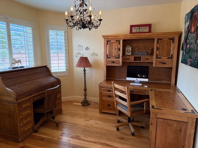 Building Photo - Truly unique and one of a kind Baker Reservoir home. Price Reduced! 3-Month Lease Option Available!