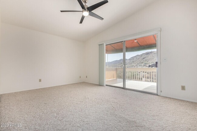 Building Photo - 9422 S 43rd Pl