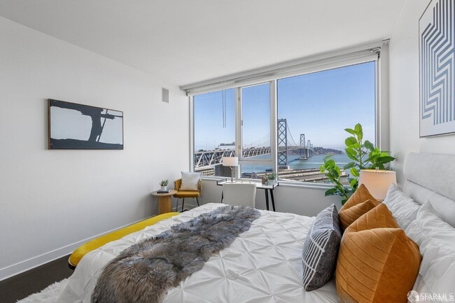 Building Photo - 501 Beale St