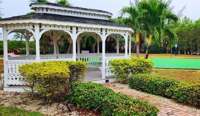 Building Photo - Adorable 1/1 condo with dock and amenity community