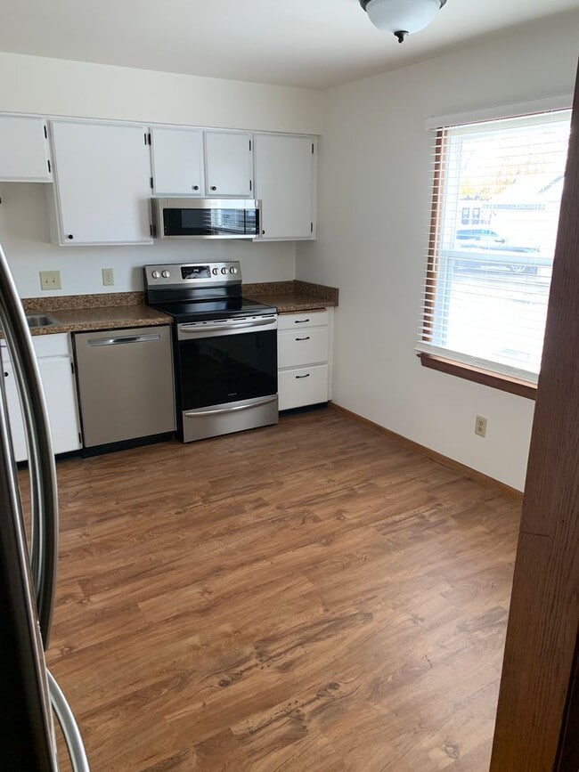 Building Photo - 1001-1007 Brookwood